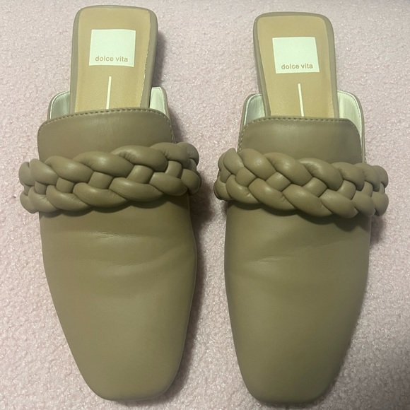 *never worn* Dolce Vita Nude Leather Braided Slides - Picture 1 of 3